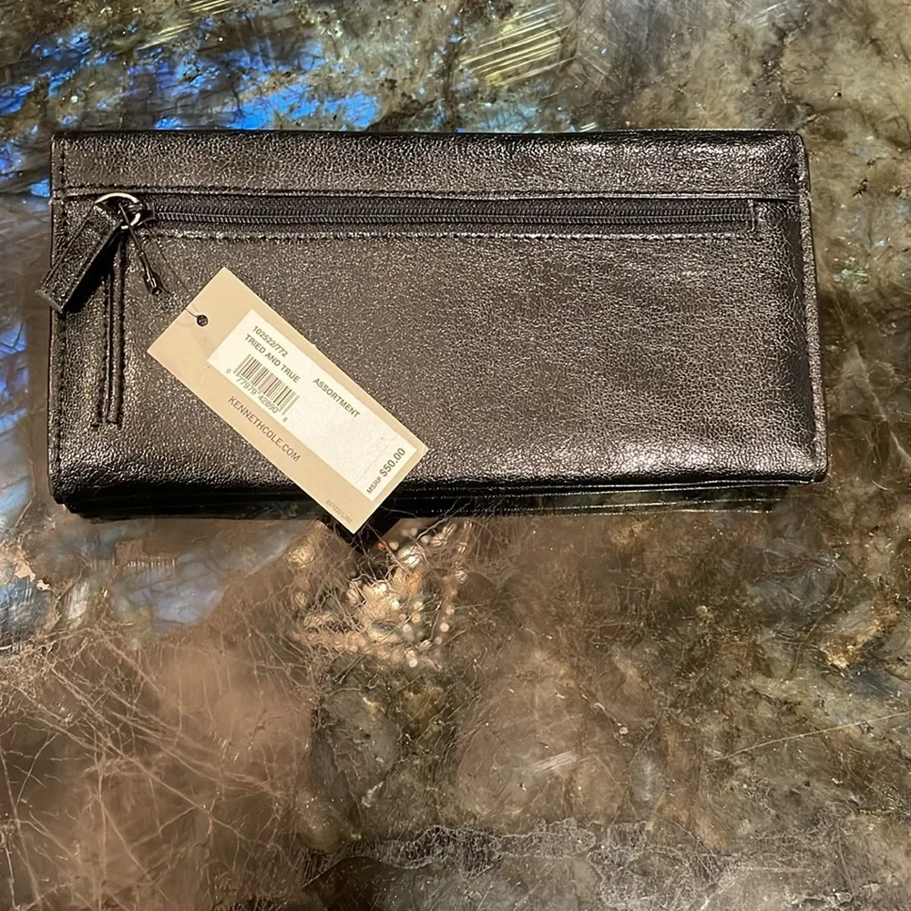 Kenneth Cole Reaction Wallet - NWT - Picture 4 of 4